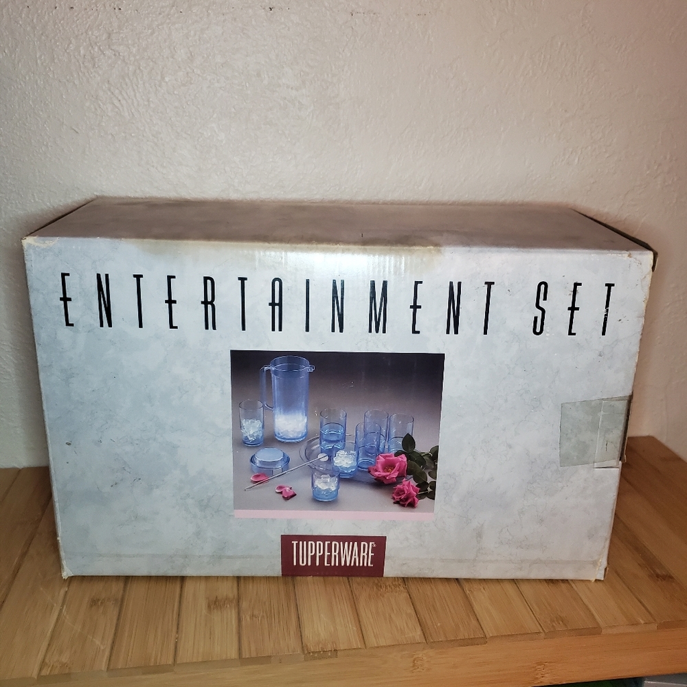 Vintage Tupperware Entertainment 10 piece Set 1990